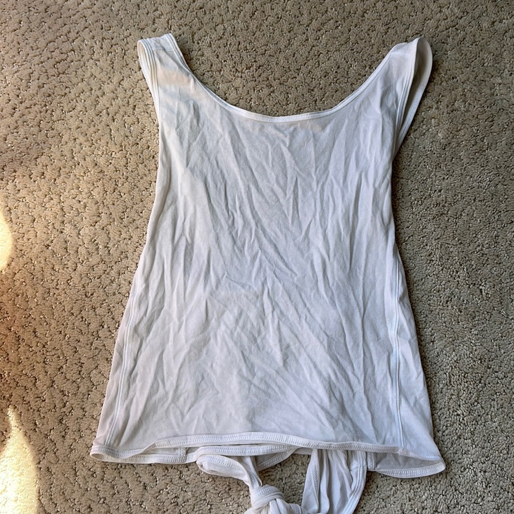 white crop top lululemon